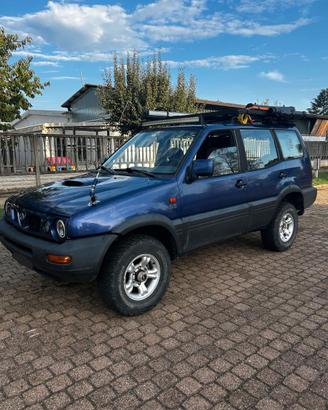 NISSAN TERRANO II 2.7