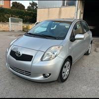 Toyota yaris anno 2006 benzina