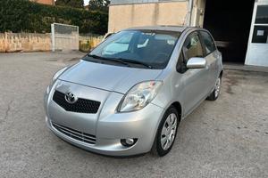 Toyota yaris anno 2006 benzina