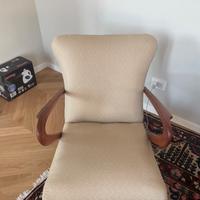 Poltrona d’epoca anni 50 foderata e restaurata