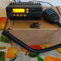 Ricetrasmettitore veicolare UHF icom ic-f210