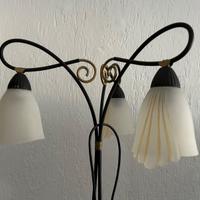 Lampada da terra in metallo