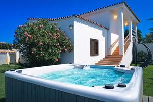 Appartamento al mare con giardino e Jacuzzi