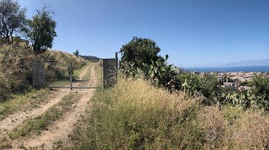 Fabbricato rustico 120mq con terreno di 60.000mq