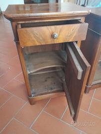 Comodini antiquariato toscano fine '800 in noce