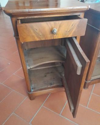 Comodini antiquariato toscano fine '800 in noce