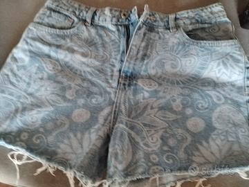 Short in jeans