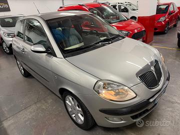 Lancia Ypsilon 1.2 16V Platino