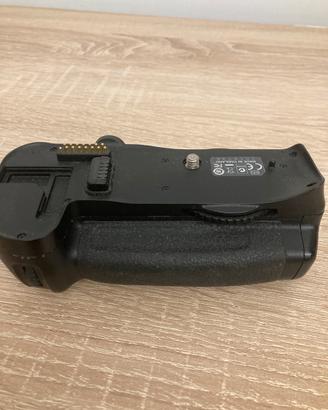 Nikon MB D 10