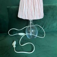 lampada rosa di vetro