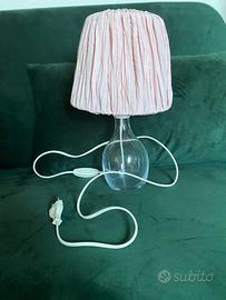 lampada rosa di vetro