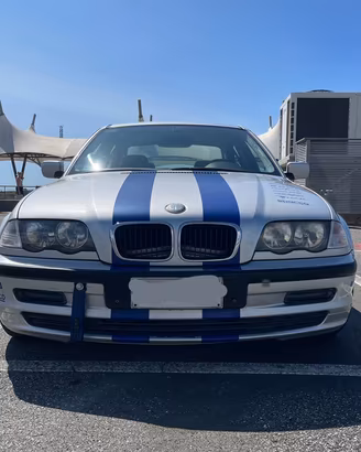 BMW 318 IS E46