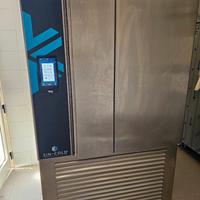 Abbattitore fermolievitazione 24 teglie