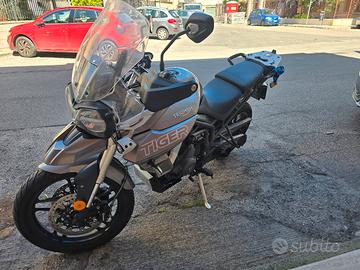 Triumph tiger 800XRT full optional