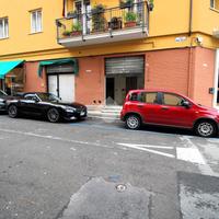 NEGOZIO A BOLOGNA