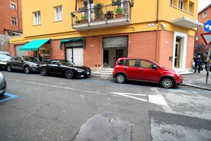 NEGOZIO A BOLOGNA