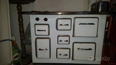 cucina economica a legna tradizionale