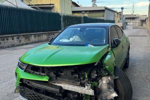 Opel Mokka-e incidentata