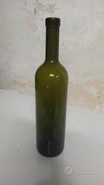 233 bottiglie e bottiglioni in vetro per vino