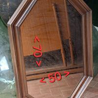 Specchio con struttura in legno