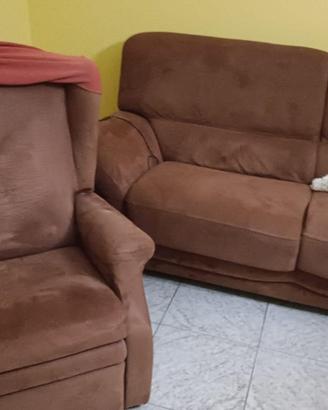 set divano e poltrona color cammello