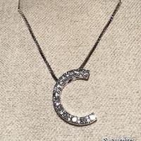 COLLANA LETTERA C IN ORO BIANCO 18kt. E DIAMANTI