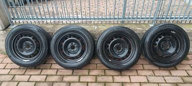 Quattro gomme su cerchione in ferro 165/70 R14 H85