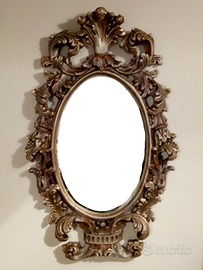 Specchio antico ovale intagliato argentato