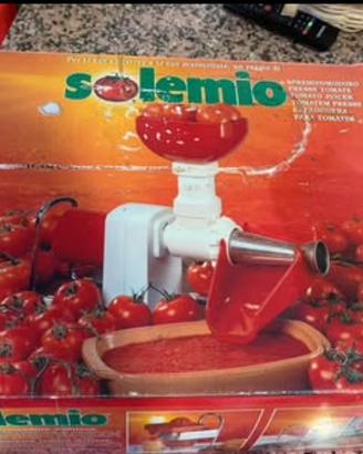 Macchina spremipomodoro