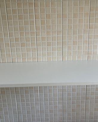 Tavolino pieghevole a muro salvaspazio