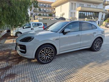 PORSCHE CAYENNE COUPE 3.0 E-HYBRID 470 CV IVA ESP