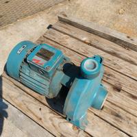 Pompa Calpeda trifase.