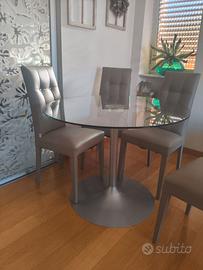 Tavolo tondo in vetro