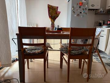 Tavolo con 4 sedie
