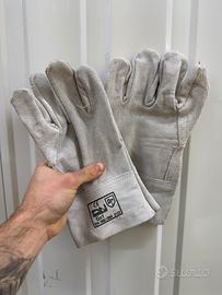 Guanti da Lavoro Bianchi – Precisione e Pulizia