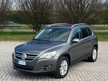Volkswagen Tiguan 2.0 TDI DPF 4MOTION DSG Sport & 