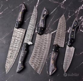 Set coltelli damascati con manico in legno