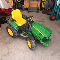 Trattore elettrico John Deere