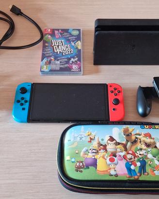 NINTENDO SWITCH OLED CON 2 GIOCHI 