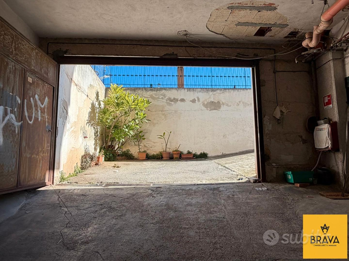 Magazzino ideale come box in Via Villa Rosato - Vista 5
