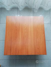 Tavolino basso da salotto. 