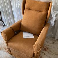 Poltrona motorizzata per anziani