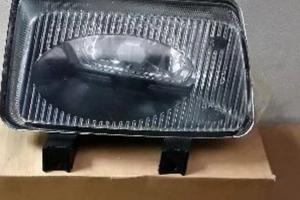 Fendinebbia anteriore destro discovery 2