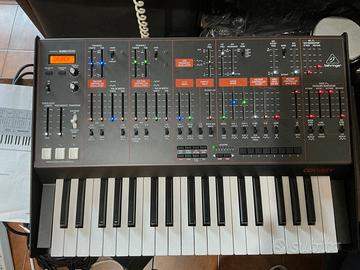 BEHRINGER ODYSSEY - SYNTH A TASTIERA