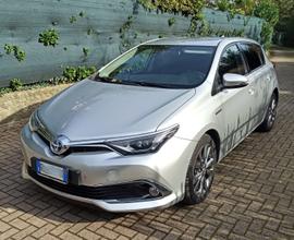 TOYOTA Auris Hybrid Lounge - 2015