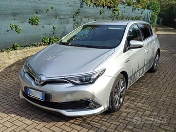 TOYOTA Auris Hybrid Lounge - 2015