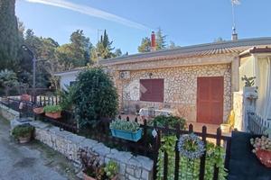 VILLA A SCHIERA A CASSANO DELLE MURGE