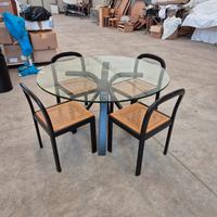 Tavolo cristallo con 4 sedie