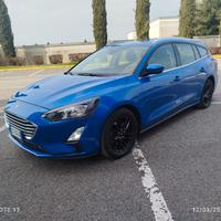 Ford Focus 1.5 120 cv adatta a neopatentati 