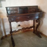 Scrittoio in legno antico